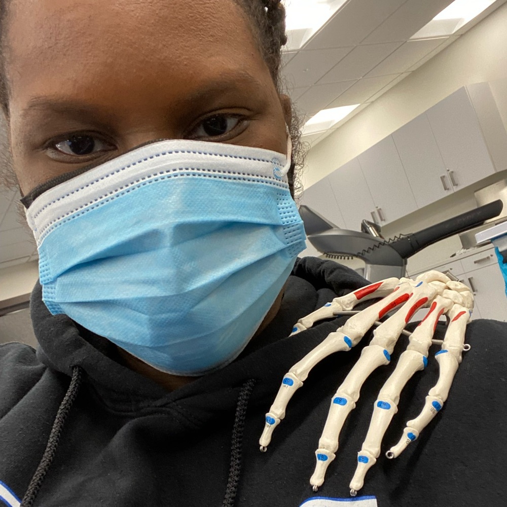 Meet your Posher, Tiara